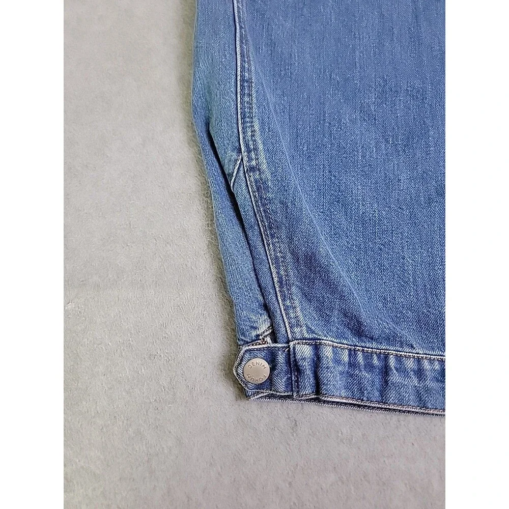 Aritzia please see